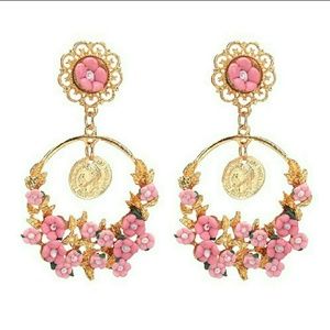 ⚡NWOT Floral Hanging earrings - PINK